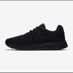 Black Nike Tanjun Women’s Sneakers - 8.5